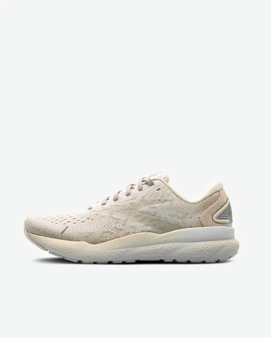 Brooks Saturdays X Ghost 16 W - Women (66) au meilleur prix !