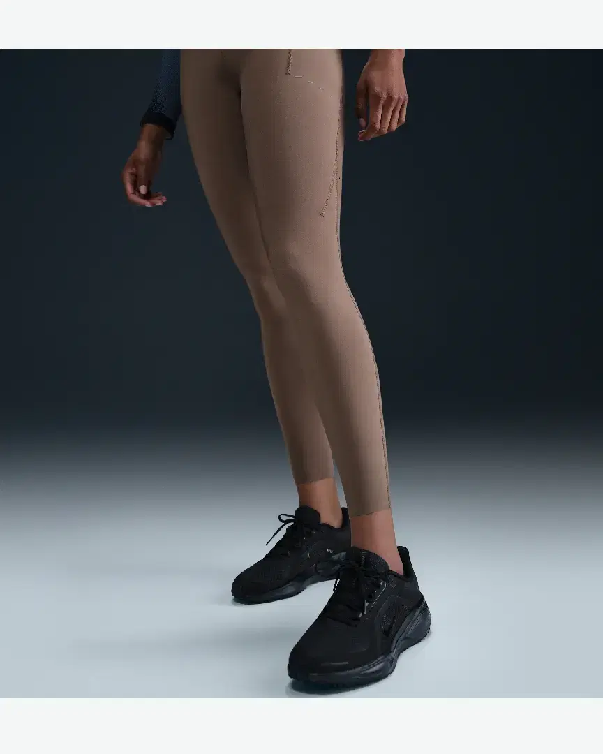 Collant 7/8 Taille Haute Avec Poches Nike Swift W - HJ2252-233 (1) au meilleur prix !