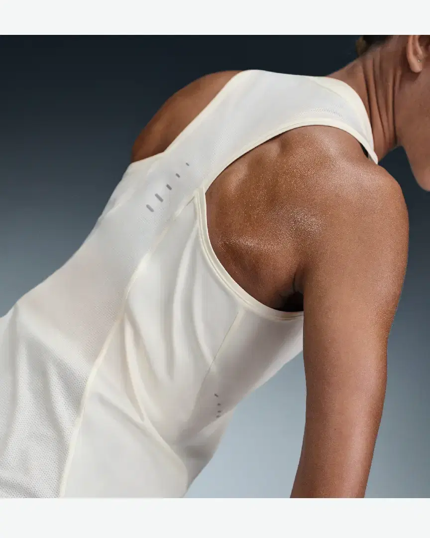 Débardeur Dri-Fit Nike Swift W - HQ0620-133 (1) au meilleur prix !