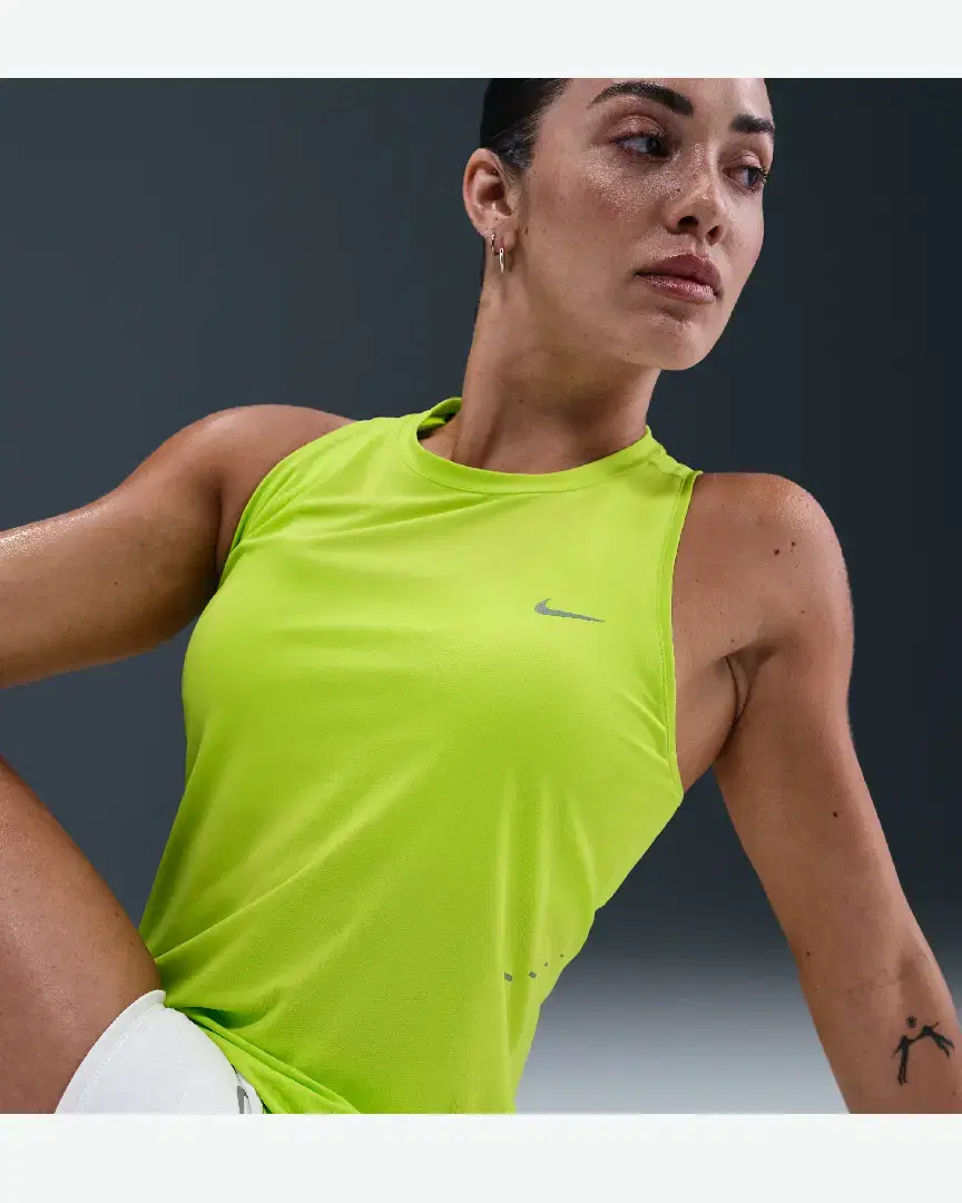 Débardeur Dri-Fit Nike Swift W - HQ0620-389 (2) au meilleur prix !