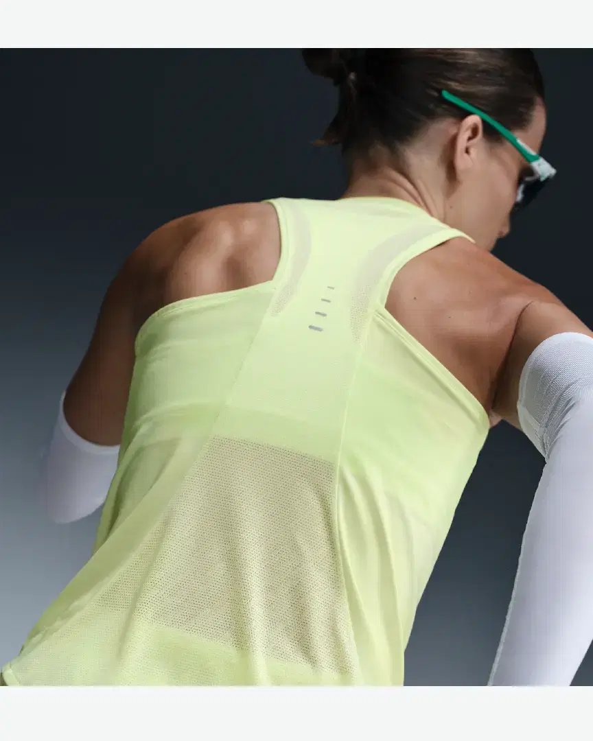 Débardeur Dri-Fit Nike Swift W - HQ0620-701 (1) au meilleur prix !