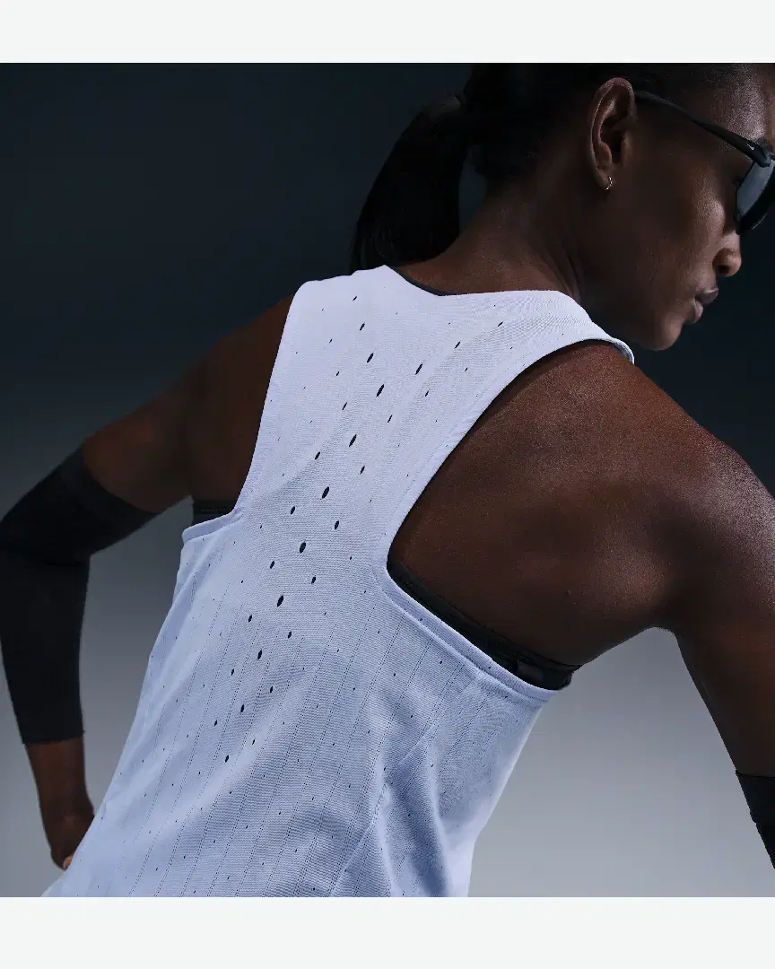 Débardeurs Nike W Nk Arswft Dfadv Singlet W - FN2504-057 (1) au meilleur prix !