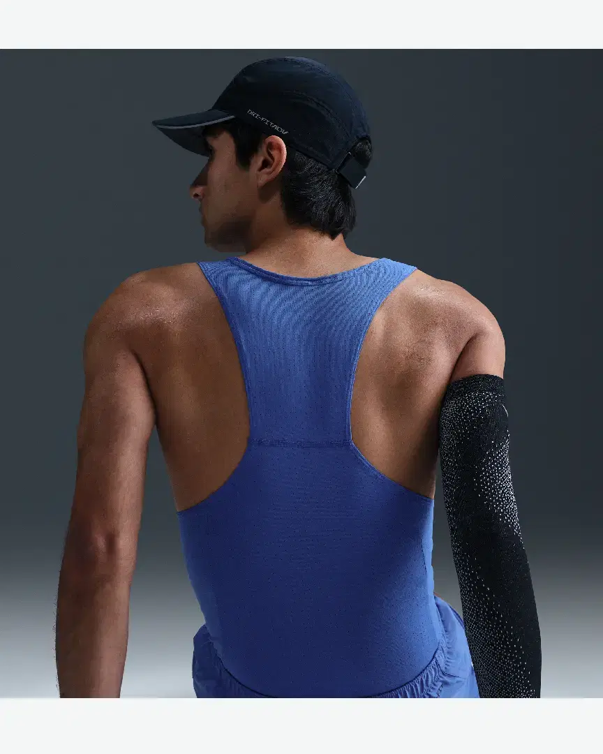 Débardeur Nike Dri-Fit Fast M - FN4229-411 (1) au meilleur prix !