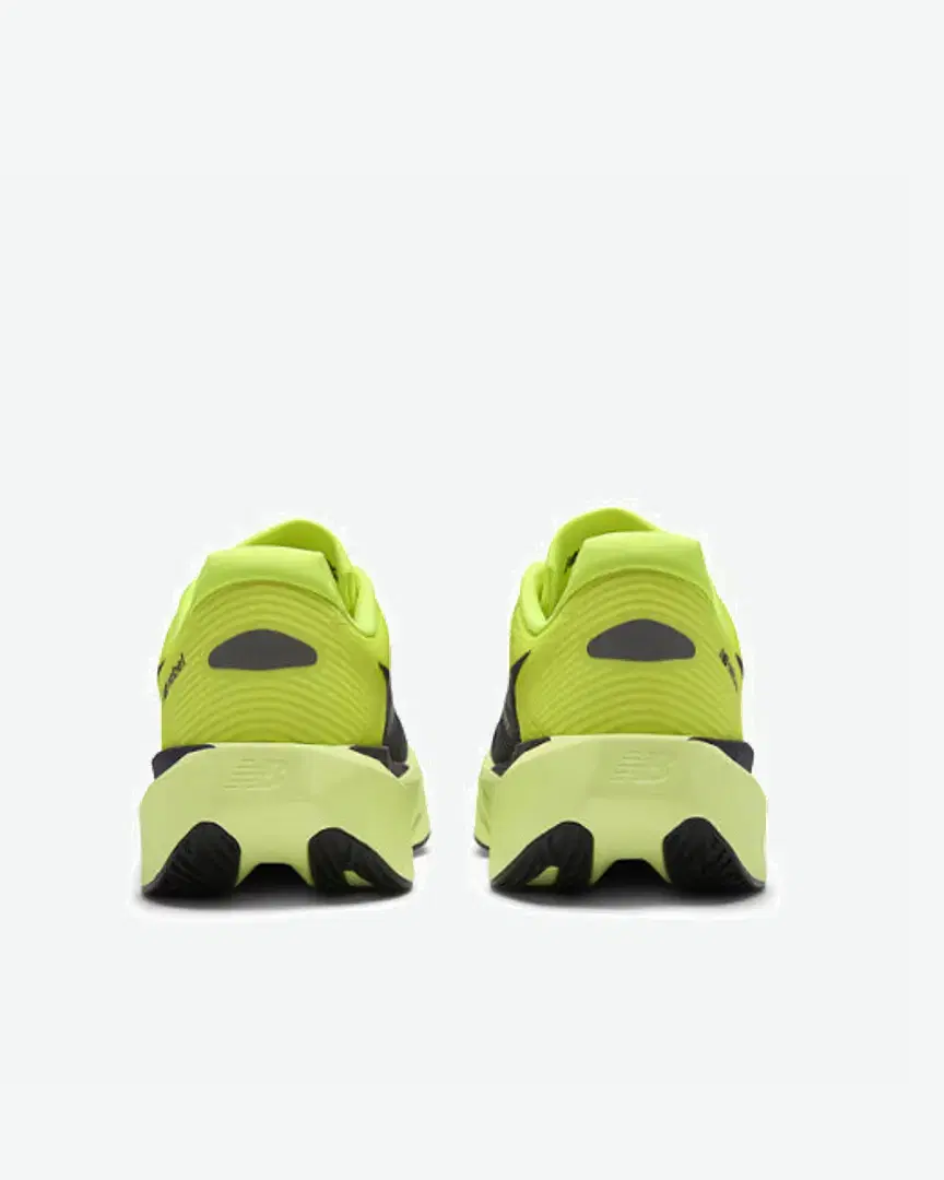 New Balance Fuelcell Rebel V5 M - MFCX4TR (4) au meilleur prix !