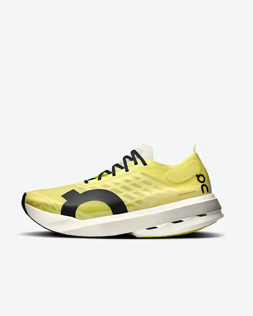 On Running Cloudboom Strike Homme