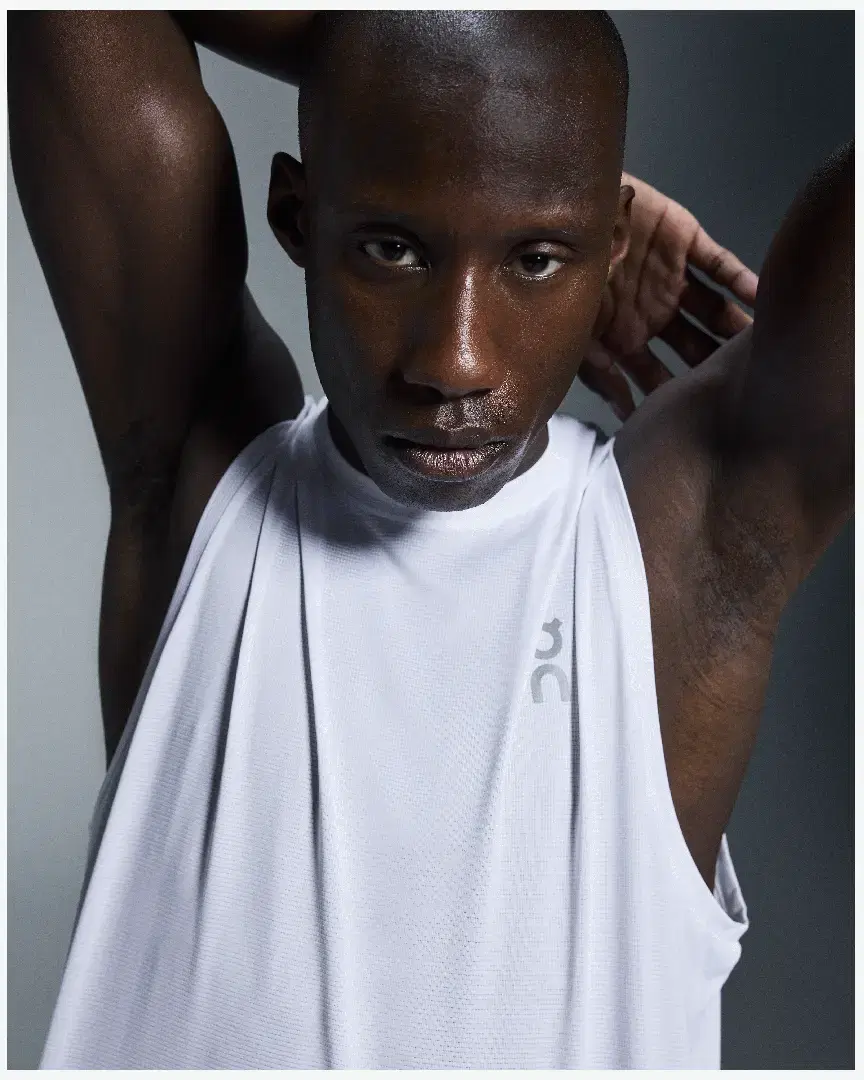 On Running Core Tank Top M - 1ME10760069 (3) au meilleur prix !