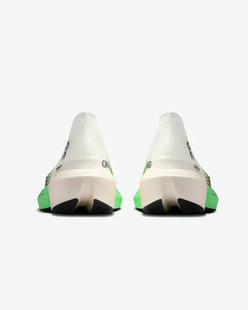 On Running Lightspray Cloudboom Strike 2 - 3UG30025363 (4) au meilleur prix !