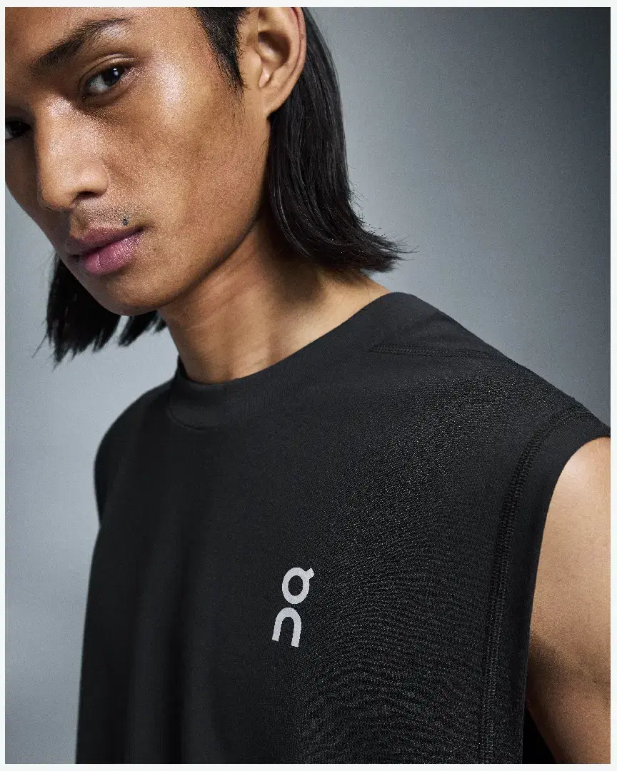 On Running Train Tank Top M - 1MF11800553 (4) au meilleur prix !