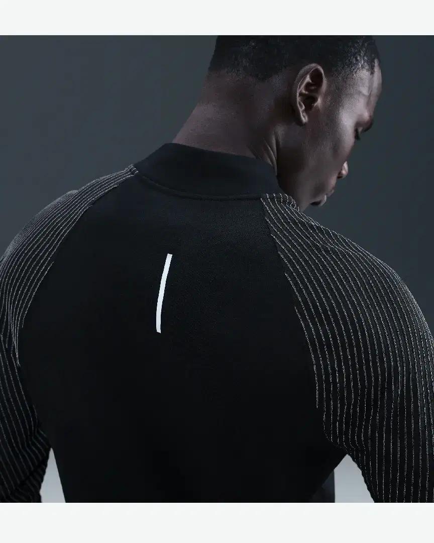 Pull 1/2 Zip Et Motifs Réfléchissants Dri-Fit Nike M - IM6280-010 (1) au meilleur prix !