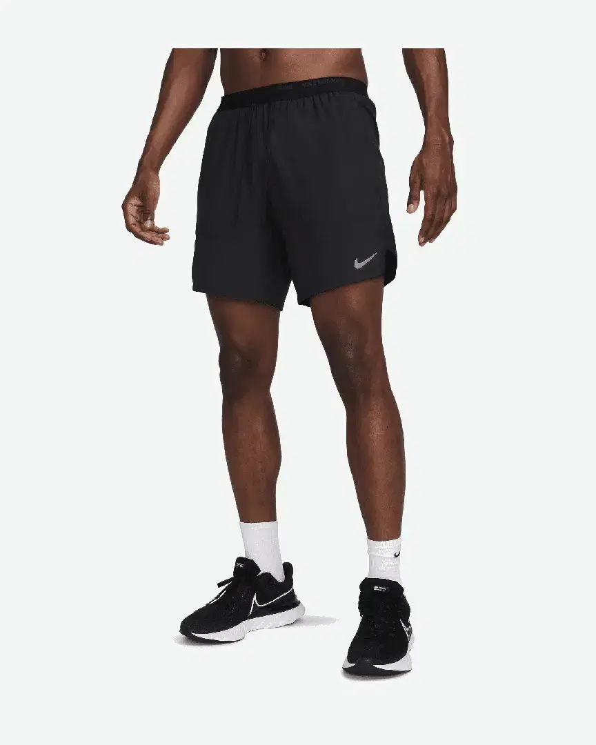 Short 2-En-1 18 Cm Dri-Fit Nike Stride M - DM4759-010 (0) au meilleur prix !