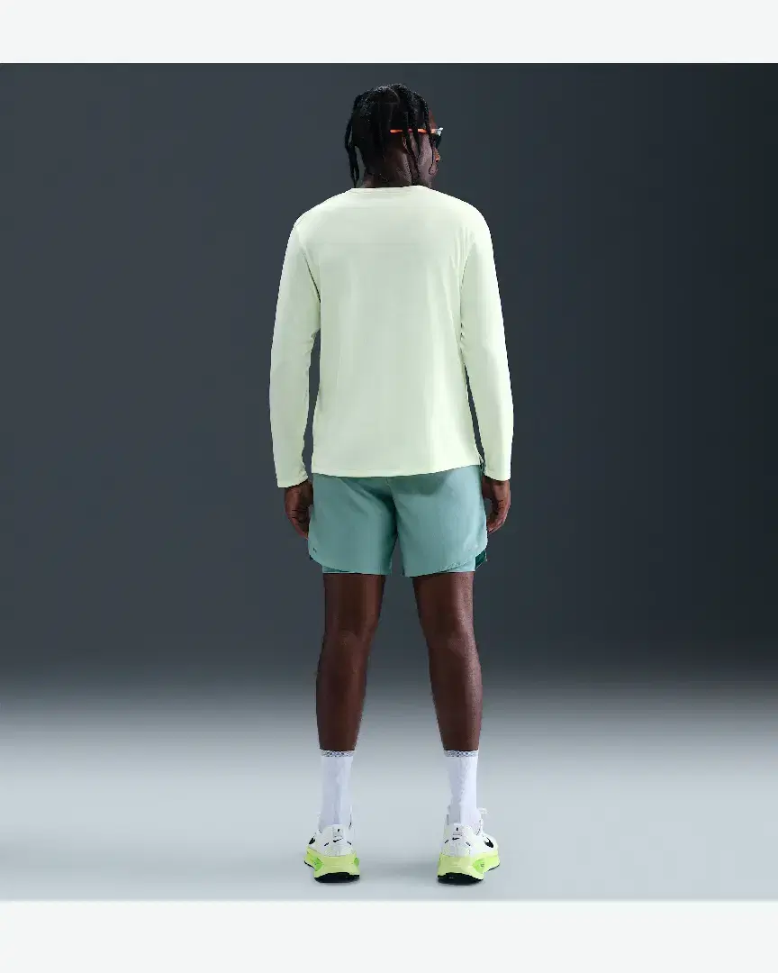 Short 2-En-1 18 Cm Dri-Fit Nike Stride M - DM4759-017 (3) au meilleur prix !