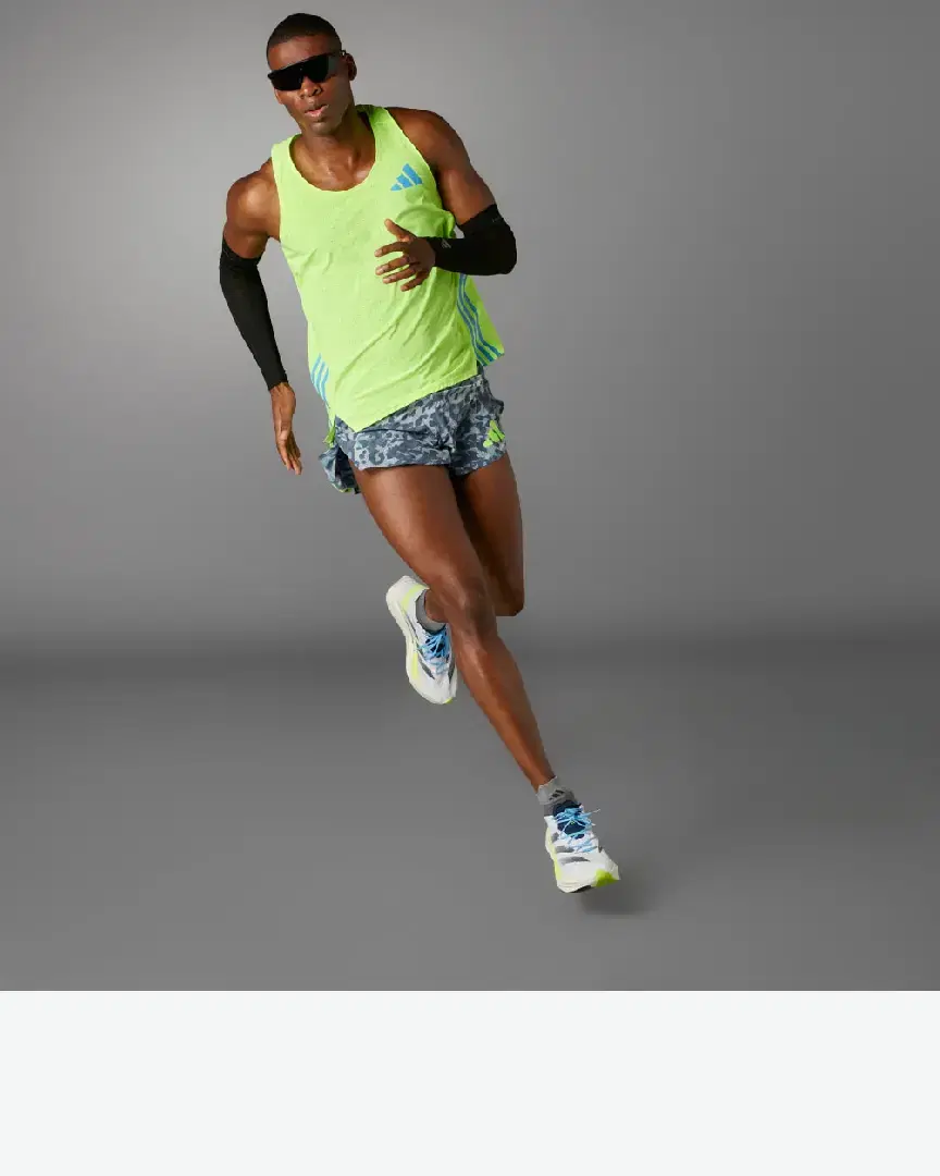 Short Adidas Road To Records M - IT8860 (3) au meilleur prix !