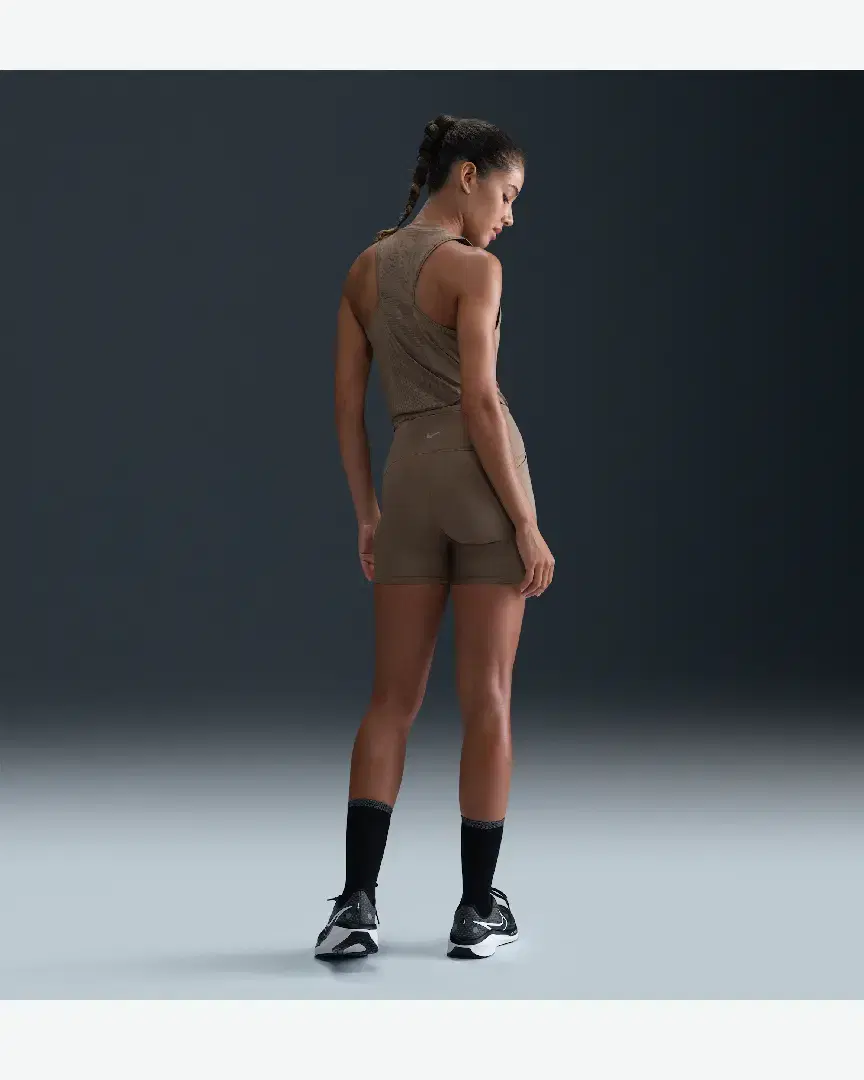 Short Ajusté Taille Haute Avec Poches 10 Cm Nike Swift W - HJ2258-233 (3) au meilleur prix !