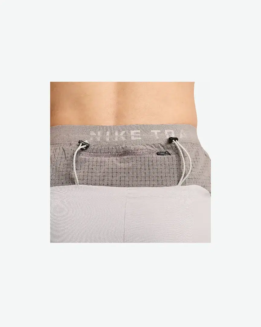 Shorts Nike Dri-Fit Men S 5" Brief-Lined Trail Shorts M - HJ3572-009 (1) au meilleur prix !