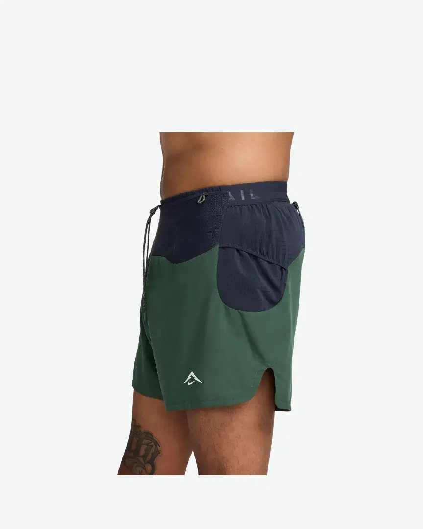 Shorts Nike Dri-Fit Men S 5" Brief-Lined Trail Shorts M - HJ3572-323 (2) au meilleur prix !