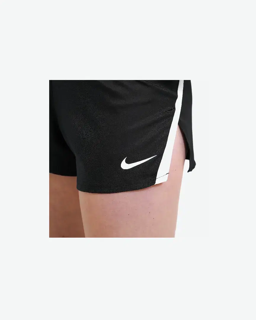 Shorts Nike Women Stock Fast 2 Inch Short W - NT0304-010 (3) au meilleur prix !