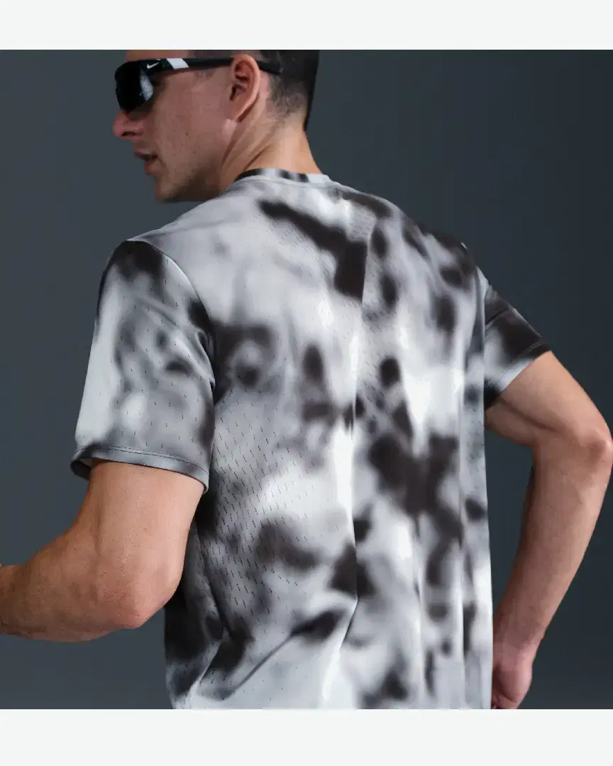 Tee-Shirt À Manches Courtes Dri-Fit Adv Nike Running Division Breathe M - HJ4148-010 (1) au meilleur prix !