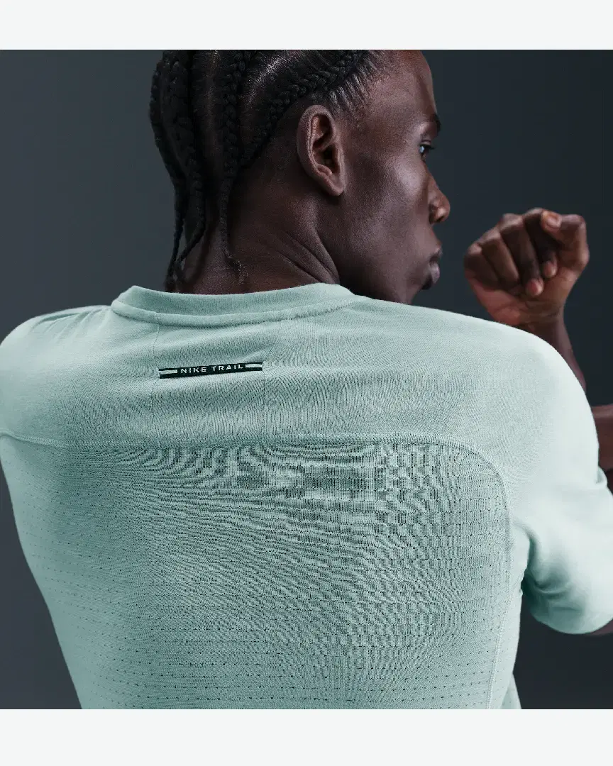 Tee-Shirt Nike Solar Chase M - HJ3580-017 (1) au meilleur prix !