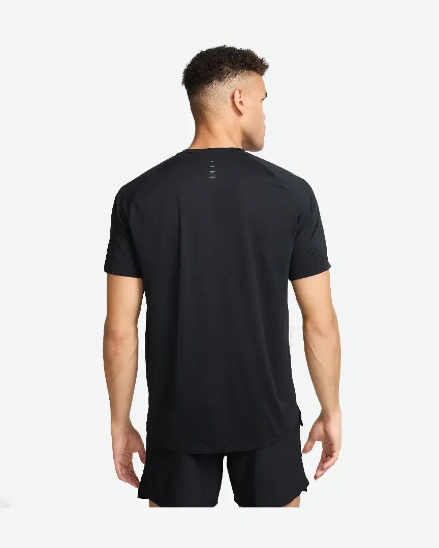 Tee-Shirt Nike Stride M - HV5203-010 (1) au meilleur prix !