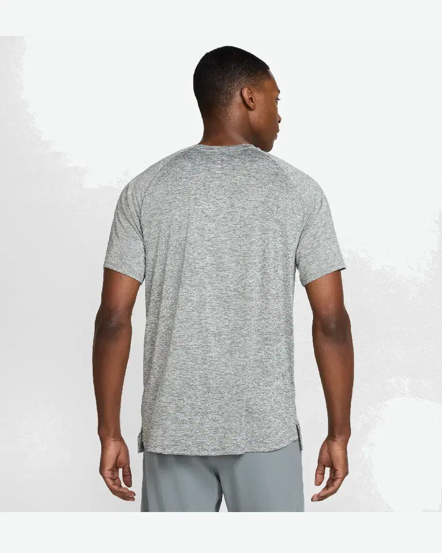 Tee-Shirt À Manches Courtes Et Motifs Réfléchissants Dri-Fit Adv Nike Stride M - HV5203-084 (1) au meilleur prix !