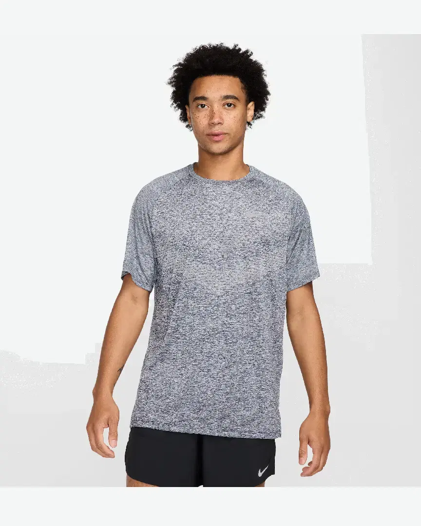 Tee-Shirt À Manches Courtes Et Motifs Réfléchissants Dri-Fit Adv Nike Stride M - HV5203-437 (0) au meilleur prix !
