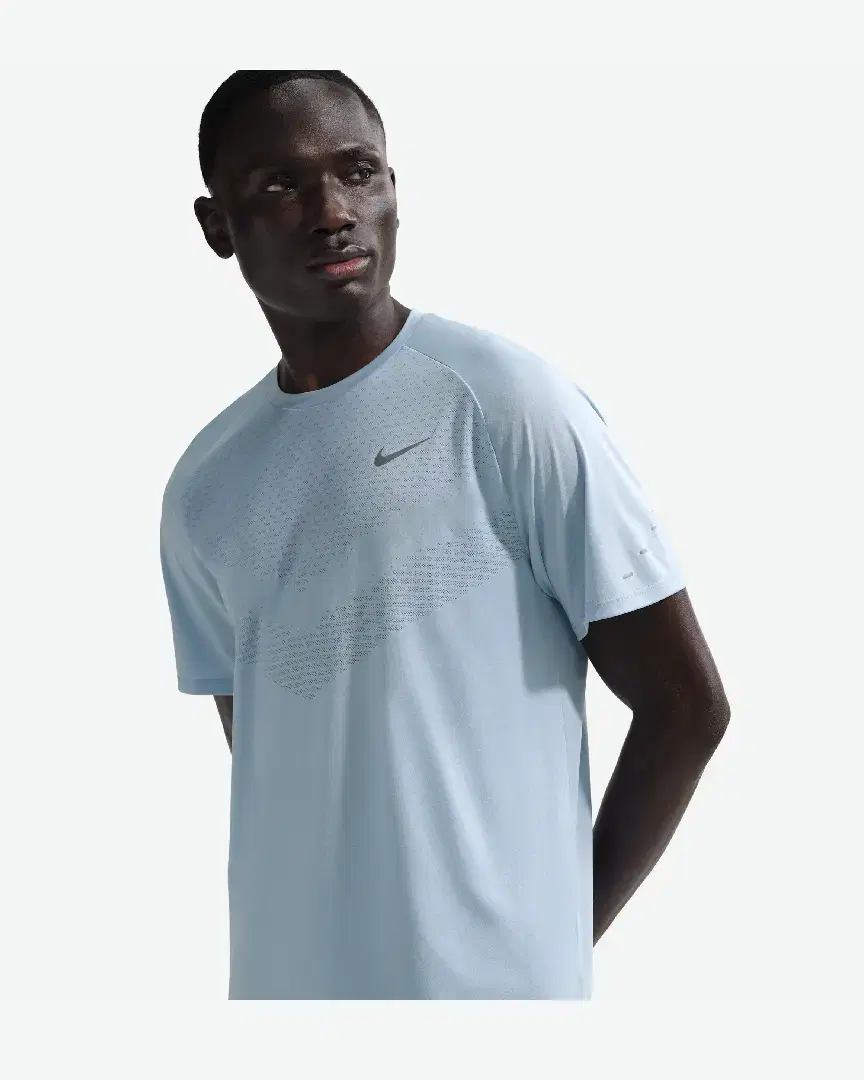 Tee-Shirt À Manches Courtes Et Motifs Réfléchissants Dri-Fit Adv Nike Stride M - HV5203-440 (0) au meilleur prix !
