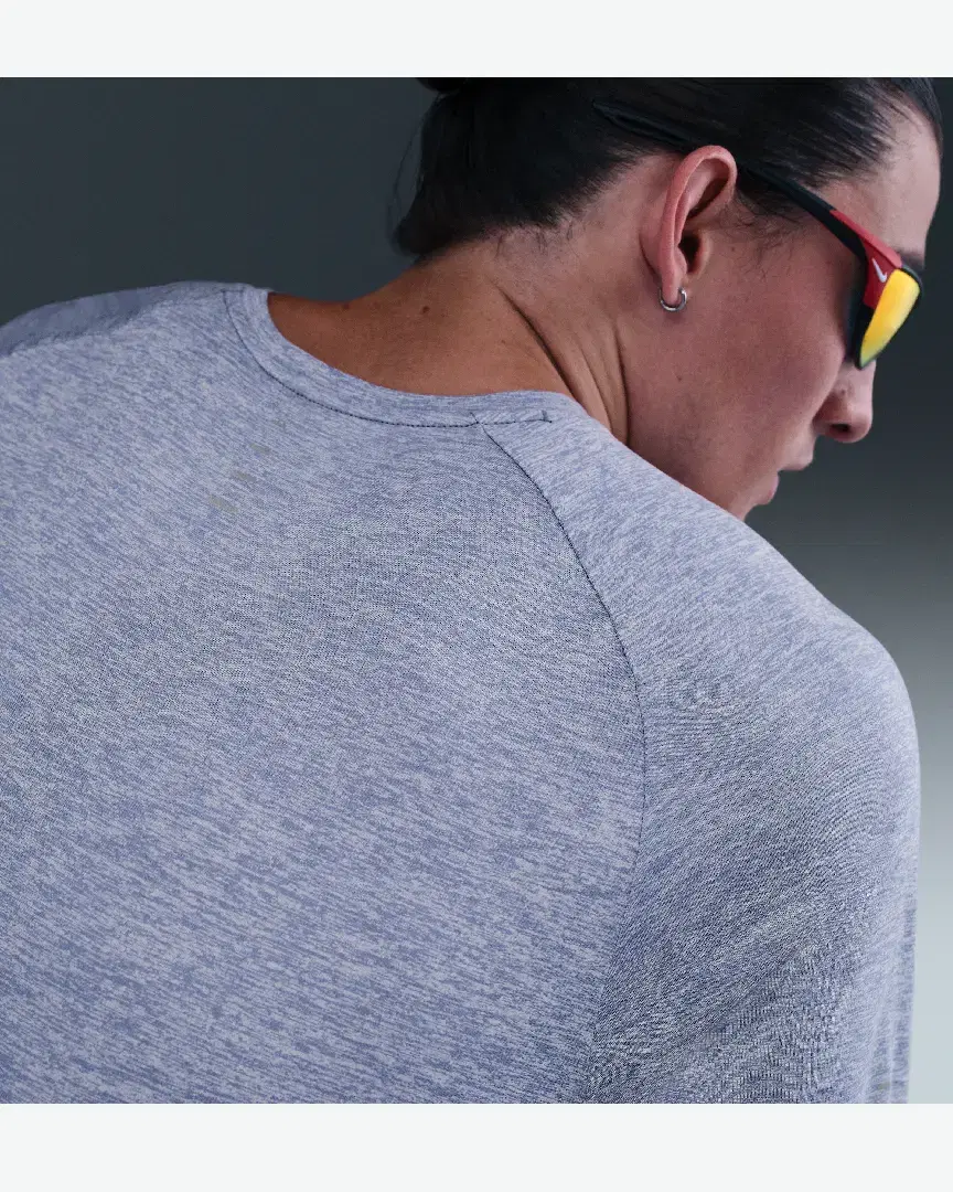 Tee-Shirt Nike Stride M - HV5203-499 (1) au meilleur prix !