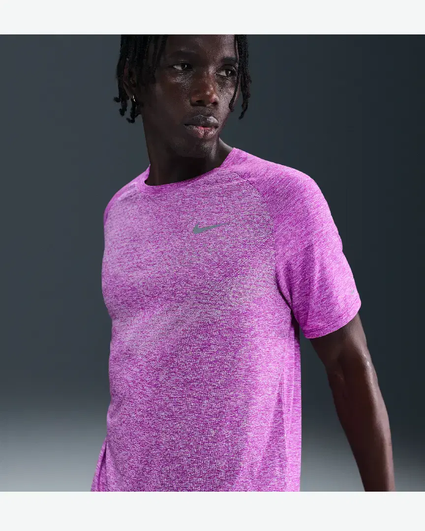 Tee-Shirt Nike Stride M - HV5203-551 (0) au meilleur prix !