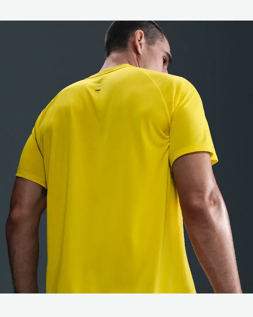 Tee-Shirt Nike Stride M - HV5203-718 (1) au meilleur prix !