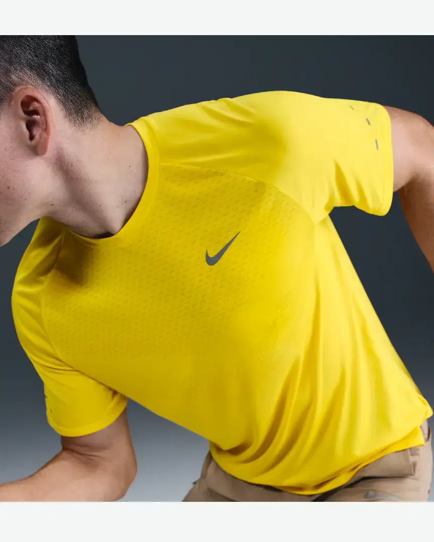 Tee-Shirt Nike Stride M - HV5203-718 (2) au meilleur prix !