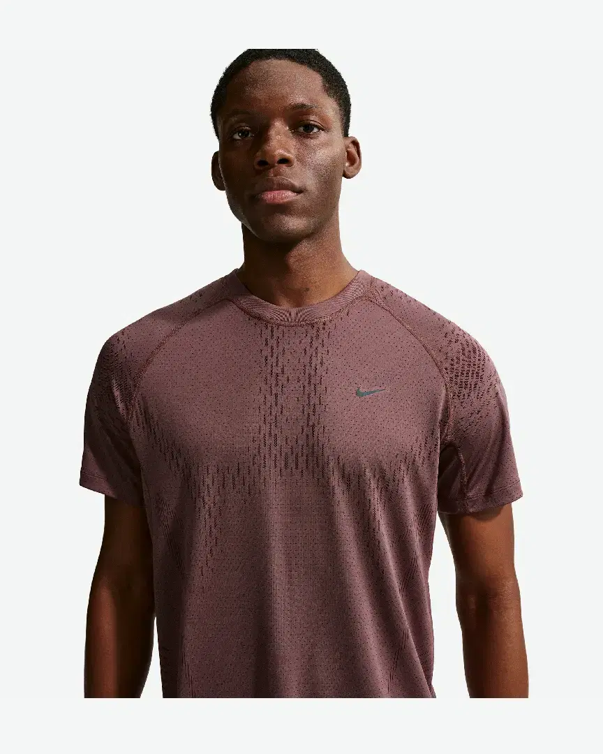Tee-Shirt À Manches Courtes Et Motifs Réfléchissants Dri-Fit Adv Nike Stride M - IF2088-503 (0) au meilleur prix !