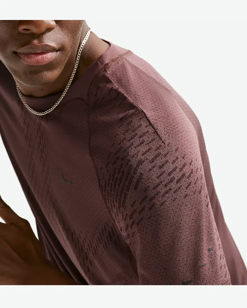 Tee-Shirt À Manches Courtes Et Motifs Réfléchissants Dri-Fit Adv Nike Stride M - IF2088-503 (2) au meilleur prix !