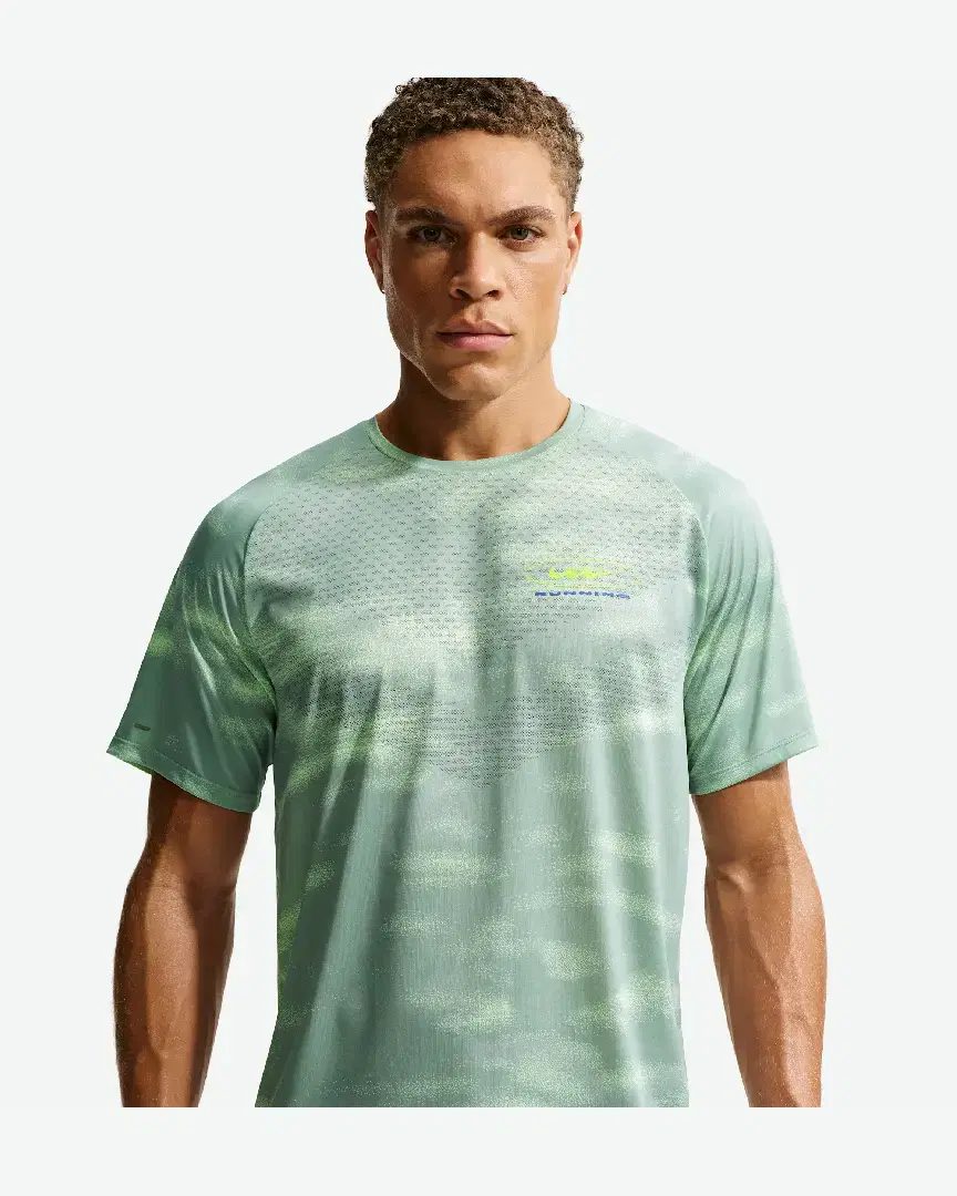 Tee-Shirt À Manches Courtes Et Motifs Réfléchissants Dri-Fit Adv Nike Stride M - IQ0984-006 (0) au meilleur prix !