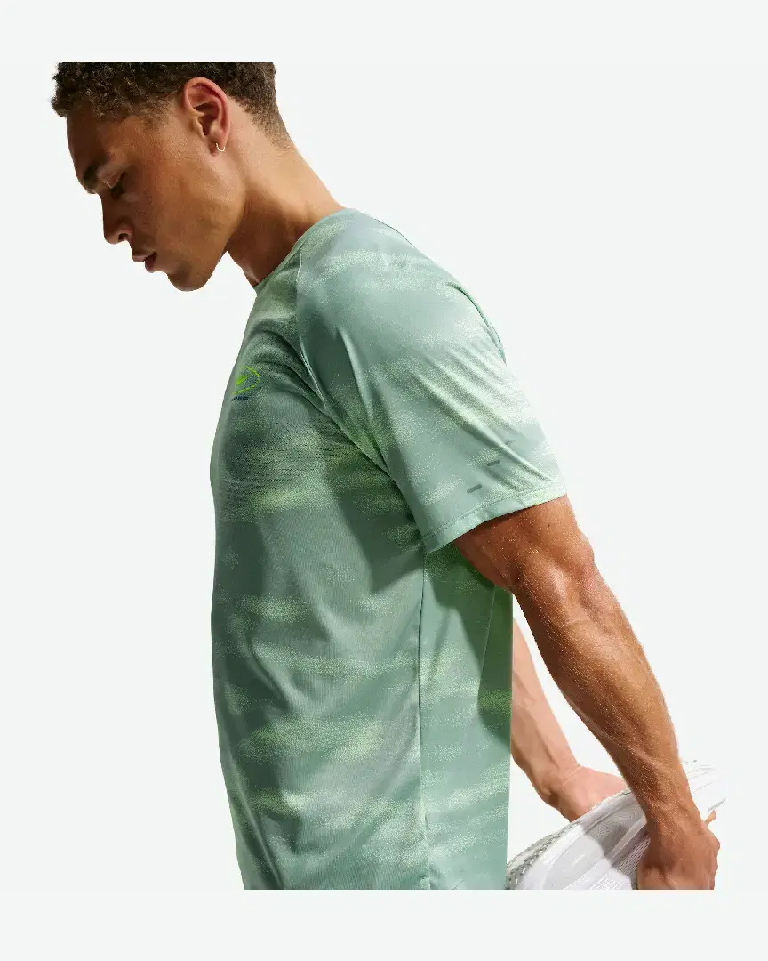 Tee-Shirt À Manches Courtes Et Motifs Réfléchissants Dri-Fit Adv Nike Stride M - IQ0984-006 (2) au meilleur prix !