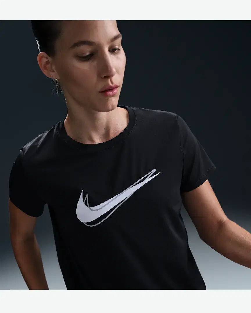 Tee-Shirt À Manches Courtes Dri-Fit Nike One Swoosh W - HJ2204-010 (0) au meilleur prix !