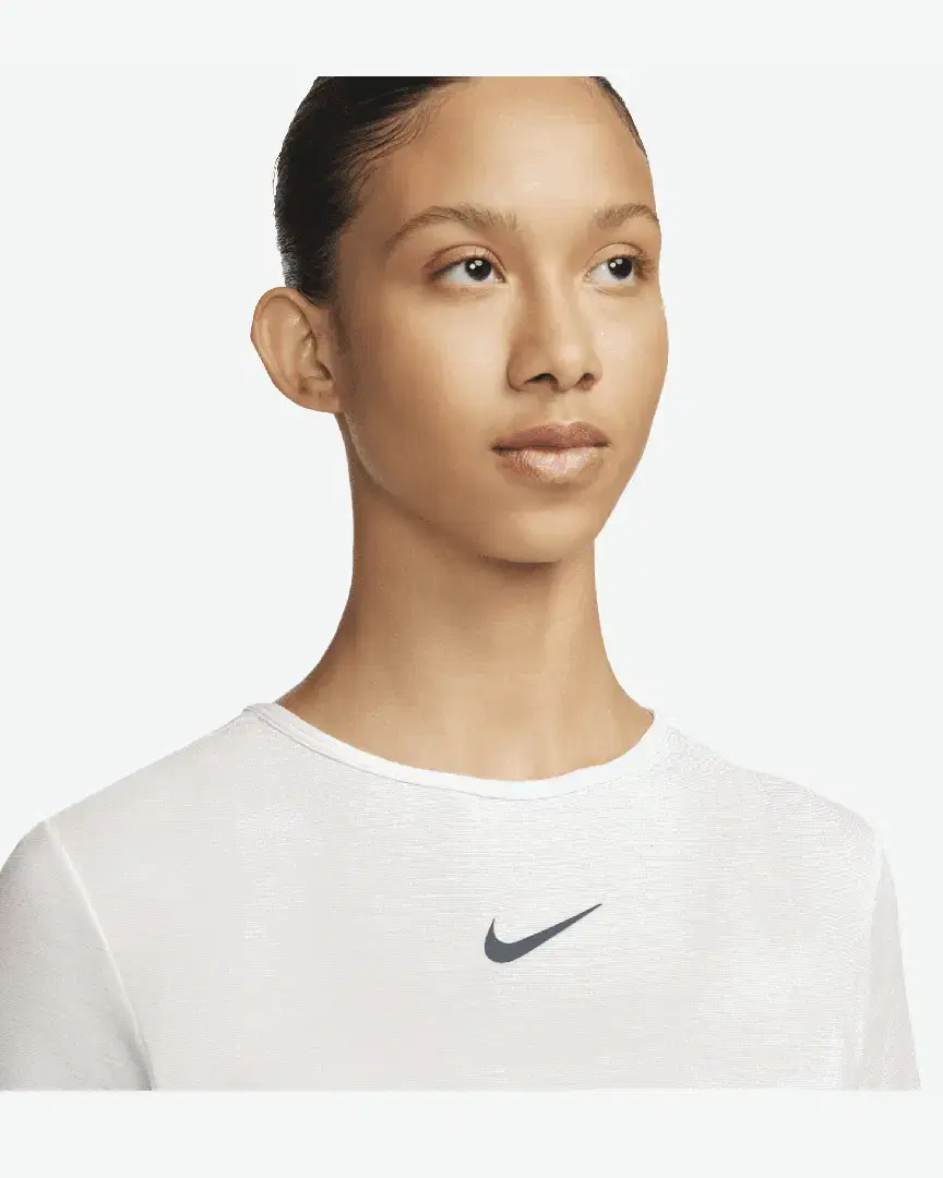 Tee-Shirt À Manches Courtes Dri-Fit Nike Swift Wool W - FB4473-133 (2) au meilleur prix !