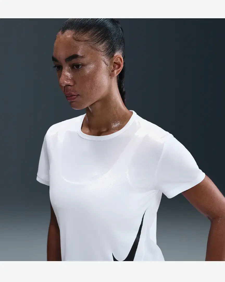 Tee-Shirt À Manches Courtes Dri-Fit Nike Tempo Swoosh Run W - HV2772-100 (0) au meilleur prix !