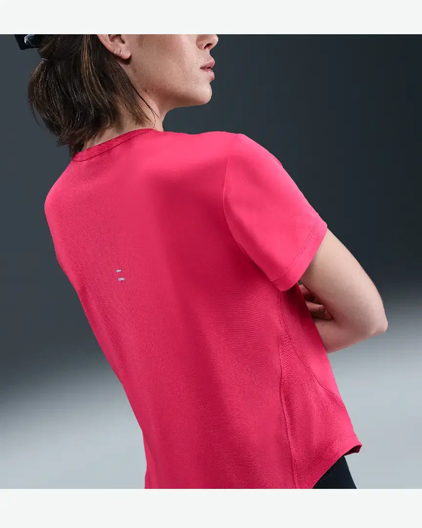 Tee-Shirt À Manches Courtes Dri-Fit Nike Tempo Swoosh Run W - HV2772-666 (1) au meilleur prix !