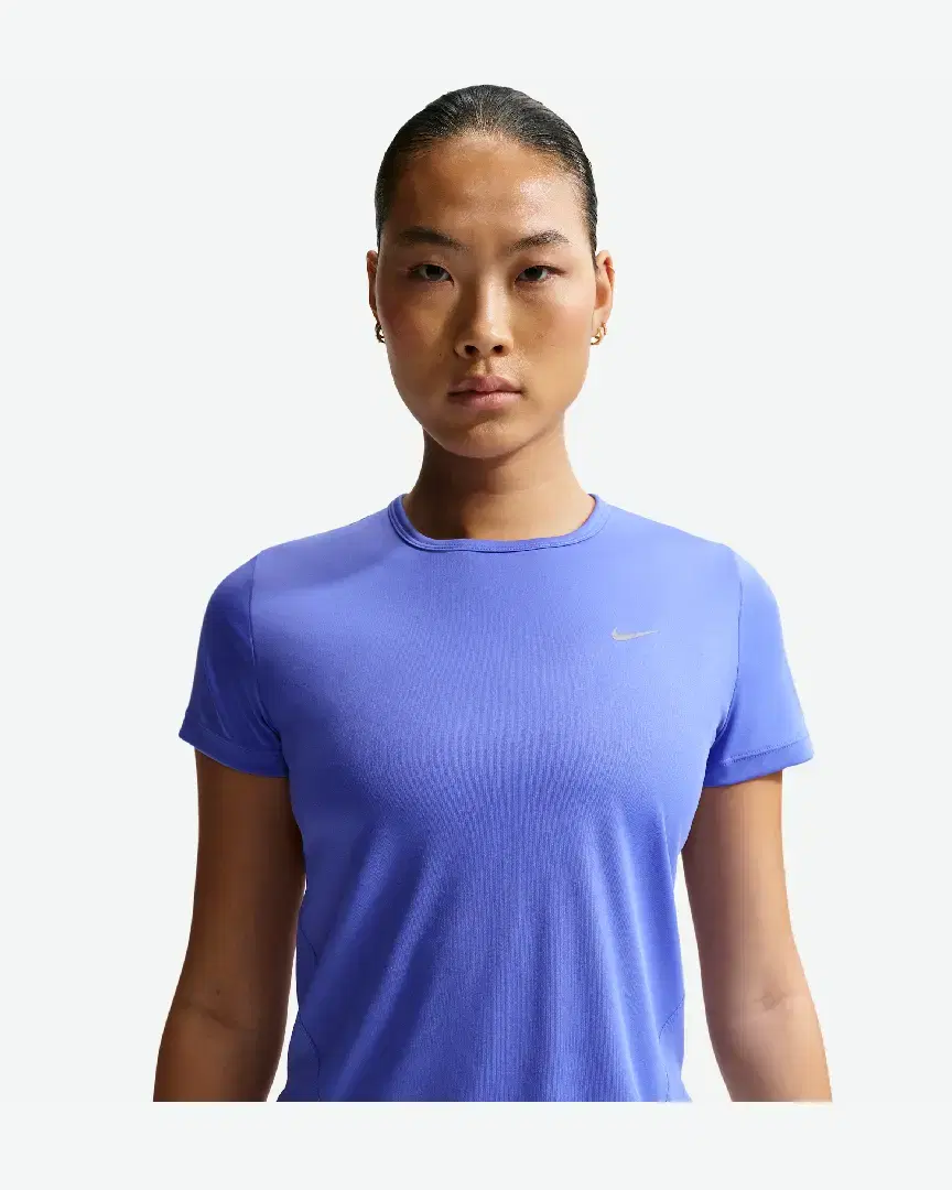 Tee-Shirt À Manches Courtes Dri-Fit Nike Tempo W - HQ0648-570 (0) au meilleur prix !