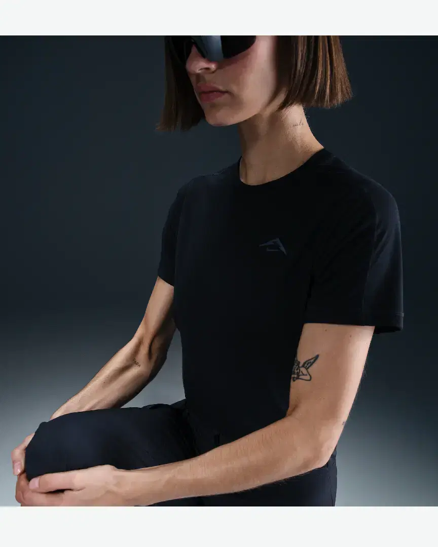 Tee-Shirt À Manches Courtes Nike Dri-Fit Trail W - HJ2242-010 (2) au meilleur prix !