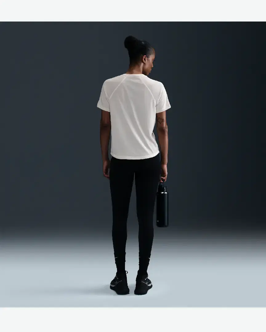 Tee-Shirt À Manches Courtes Nike Dri-Fit Trail W - HJ2242-030 (1) au meilleur prix !