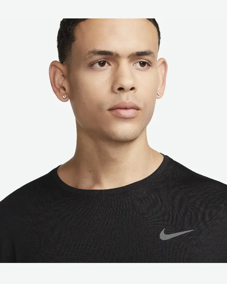 Tee-Shirt Nike M Nk Df Uv Miler Ss M - DV9315-010 (2) au meilleur prix !