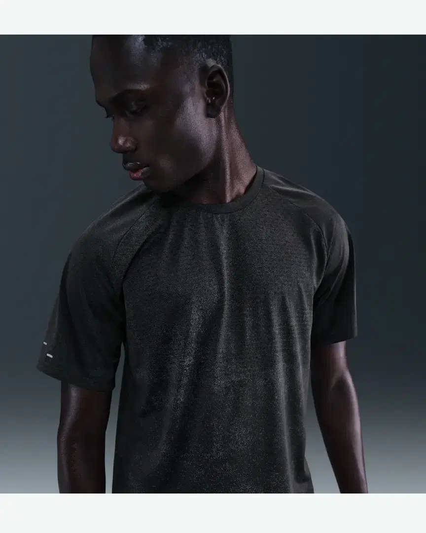 Tee-Shirt À Manches Courtes Et Motifs Réfléchissants Dri-Fit Adv Nike Stride M - IH7495-045 (0) au meilleur prix !