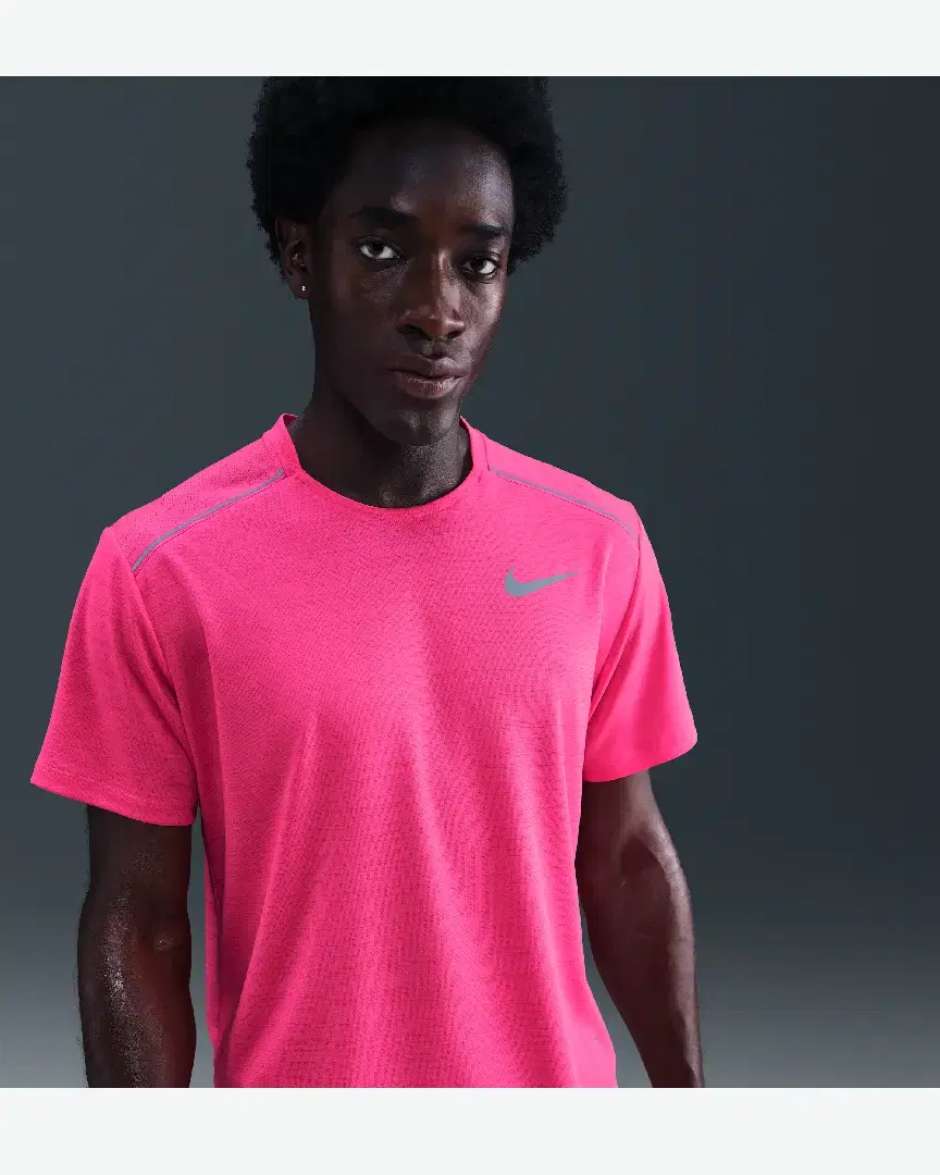 Tee-Shirt À Manches Courtes Et Motifs Nike Miler M - FZ4782-645 (0) au meilleur prix !