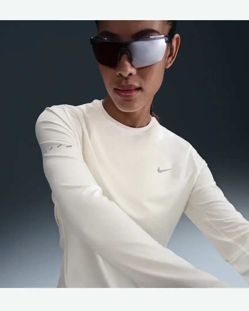 Tee-Shirt À Manches Longues Et Col Ras-Du-Cou Dri-Fit Anti-Uv Nike Swift W - HQ0503-133 (0) au meilleur prix !