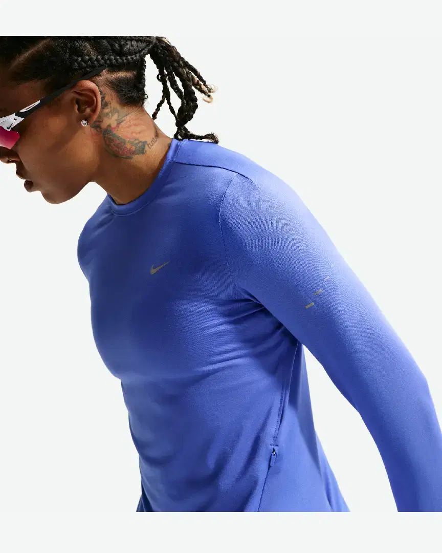 Tee-Shirt À Manches Longues Et Col Ras-Du-Cou Dri-Fit Anti-Uv Nike Swift W - HQ0503-570 (2) au meilleur prix !