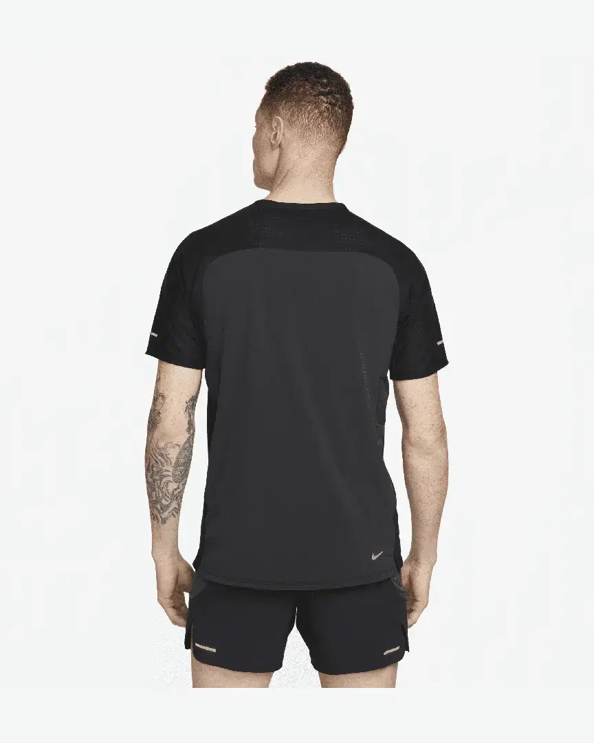 Tee-Shirt Nike M Nk Df Solar Chase Ss Top M - DV9305-010 (1) au meilleur prix !