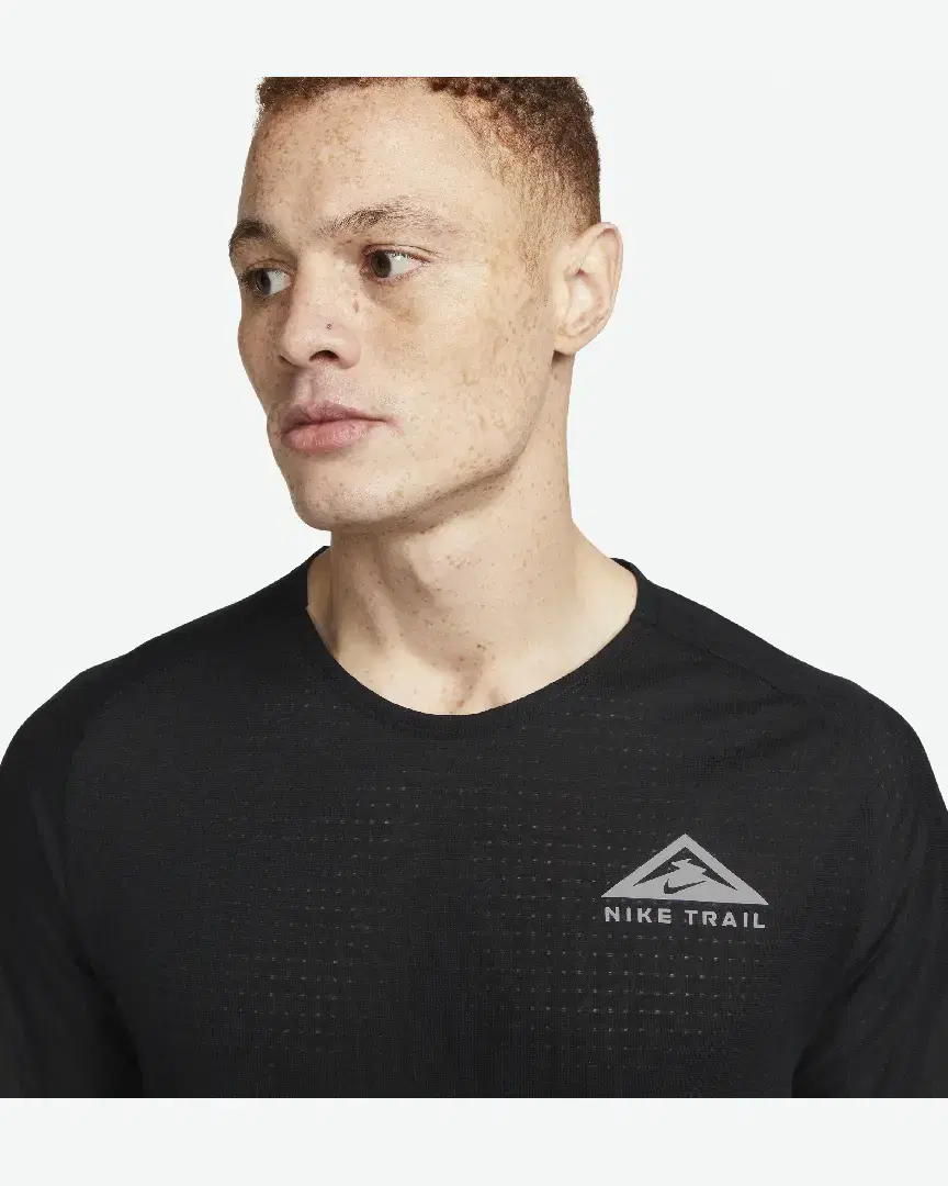 Tee-Shirt Nike M Nk Df Solar Chase Ss Top M - DV9305-010 (2) au meilleur prix !