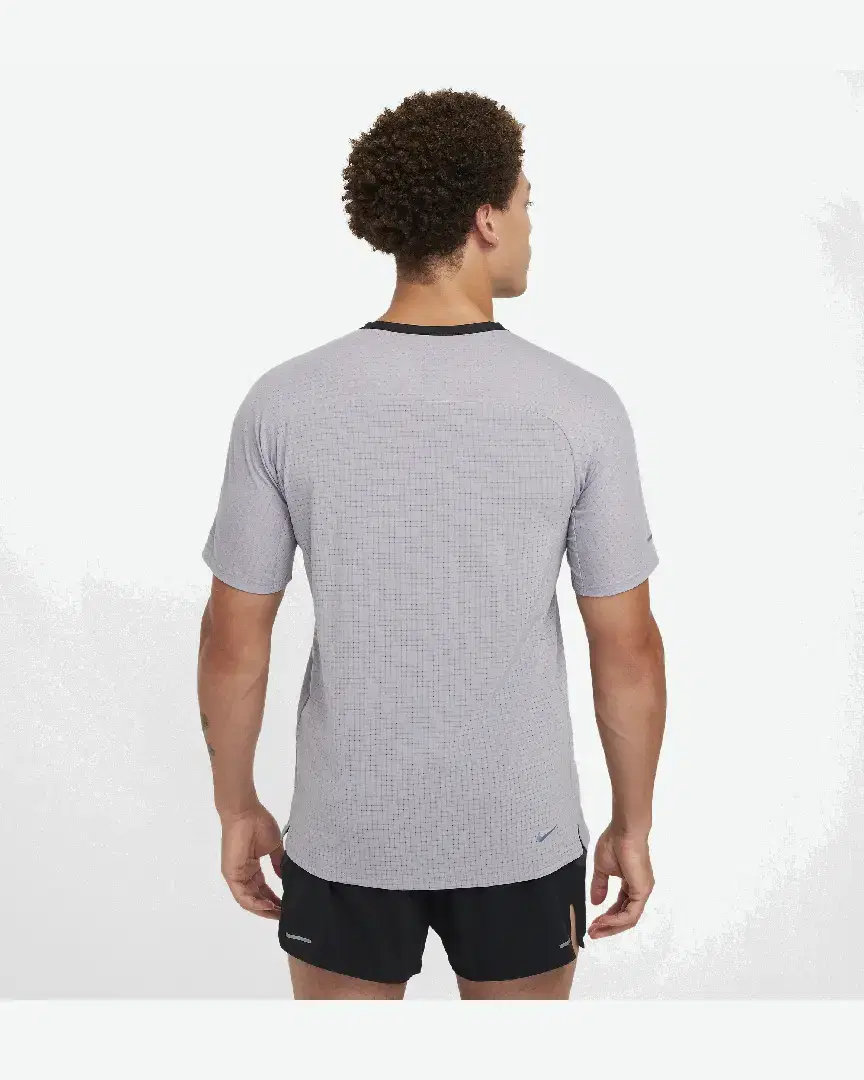 Tee-Shirt Nike M Nk Df Solar Chase Ss Top M - DV9305-078 (1) au meilleur prix !