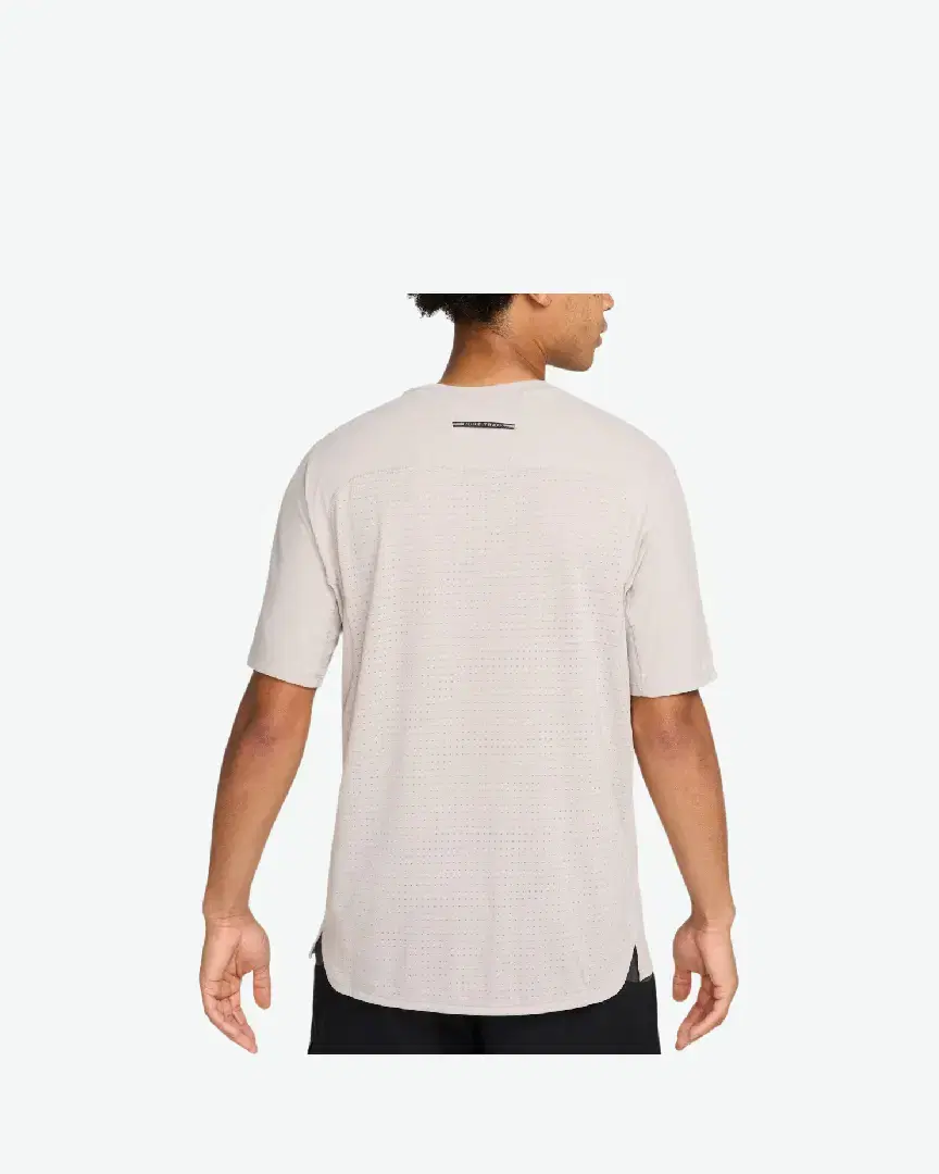 Tee-Shirt Nike Solar Chase M - HJ3580-009 (1) au meilleur prix !